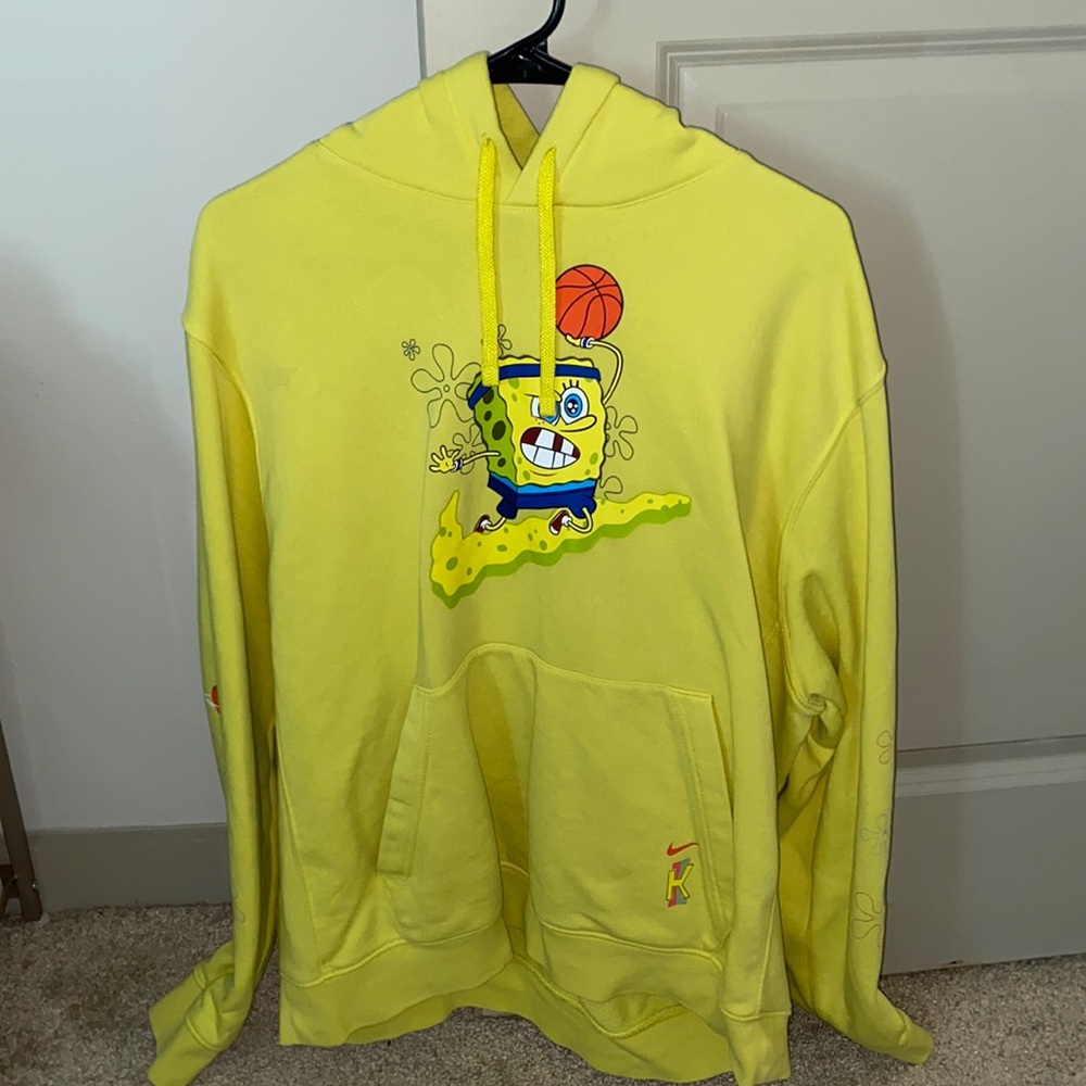 SPONGEBOB X KYRIE X NIKE SWEATSHIRT (yellow) size LARGE from NIKE.com